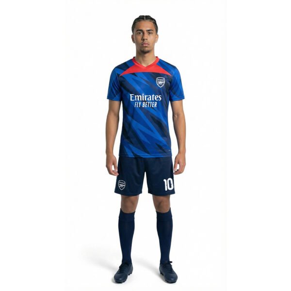 Arsenal Forma Önden Görünüm