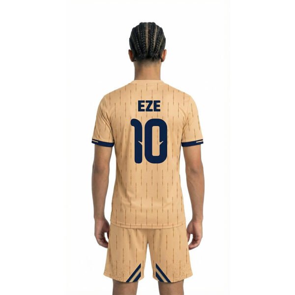 Arsenal Forma Arkadan Görünüm