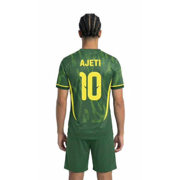 Celtic Concept Forma Arkadan Görünüm