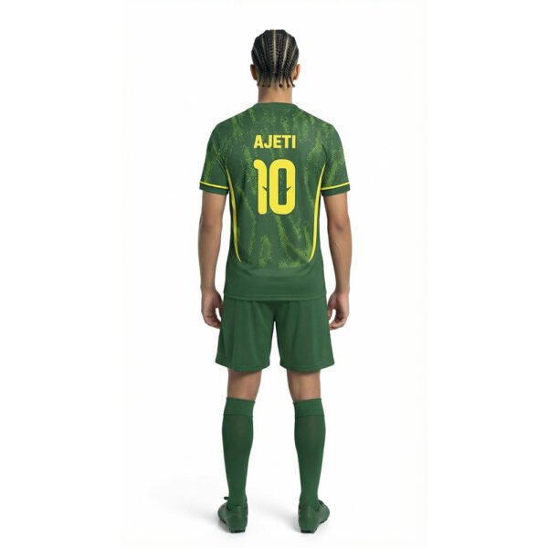 Celtic Concept Forma Arkadan Görünüm