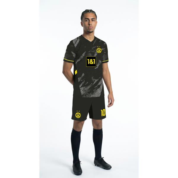 Borussia Dortmund Forma Çaprazdan Görünüm