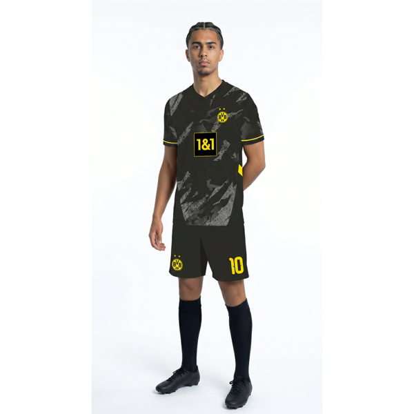 Borussia Dortmund Forma Çaprazdan Görünüm
