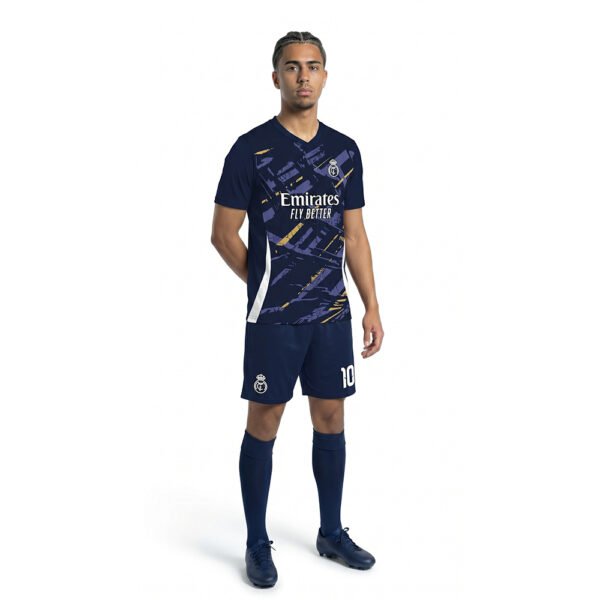 Real Madrid Forma Çaprazdan Görünüm