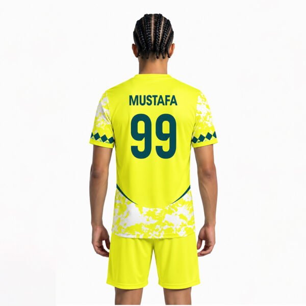 Dorne Forma Arkadan Görünüm
