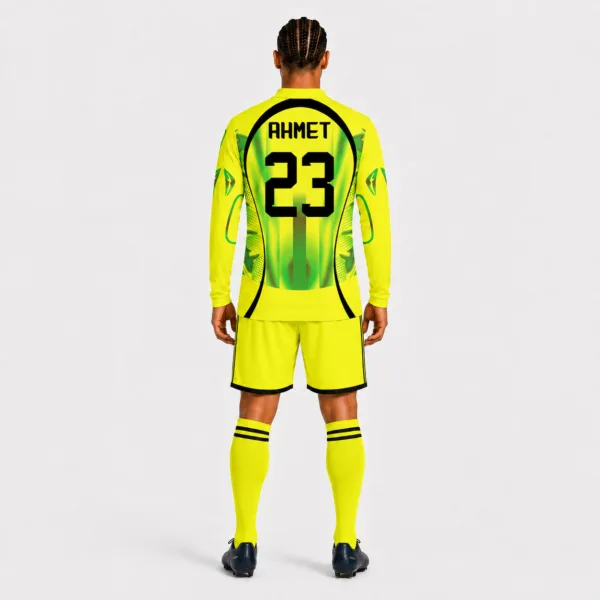Brasil-GoalKeeper Forma Arkadan Görünüm