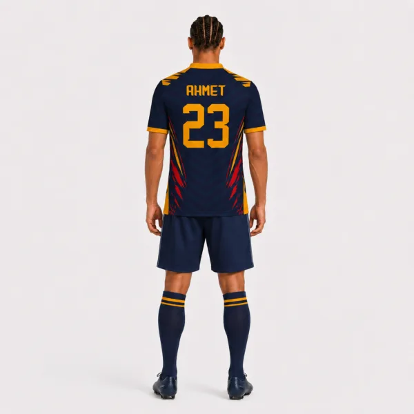 Real-Juventud Forma Arkadan Görünüm