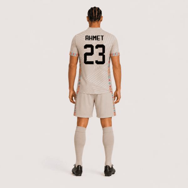 Tots-Kit-Native-GEO Forma Arkadan Görünüm